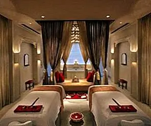 Роскошный ITC Mughal Kaya Kalp в Индии