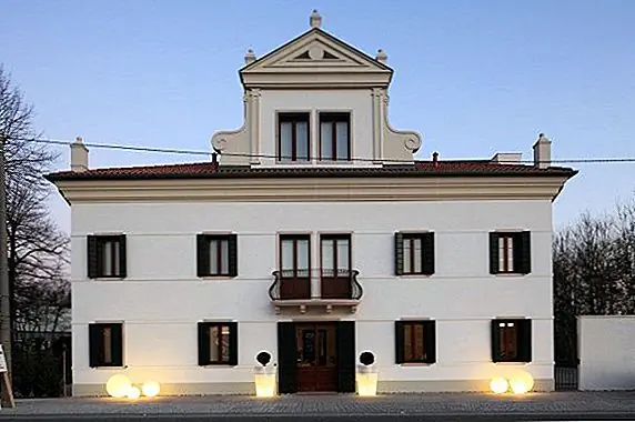 Роскошно отремонтированный отель Relais Ca 'Sabbioni от FPA Franzina + Partners