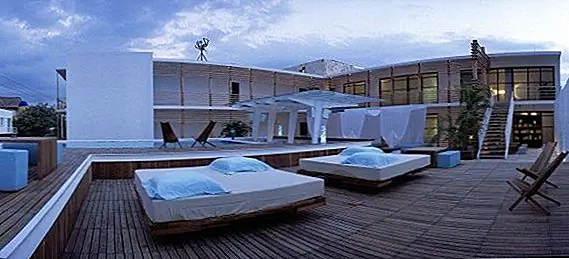 Спокойный и роскошный отель El Deseo Central de Arquitectura