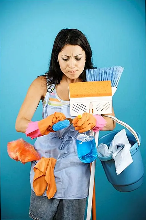 Всегда интересно попробовать новый продукт. Будь то новый аромат или новый тип продукта, это может быть мотивация, необходимая для начала очистки. Поэтому во время покупок старайтесь найти новые продукты, которые помогут вам сэкономить время или деньги и продукты, которые могут быть забавными.