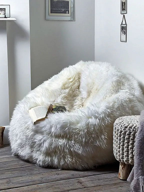 Конечно, если вы хотите полностью и полностью выйти из своей овчины, не стесняйтесь приобретать этот стул из овчины. Это мягко и достаточно удобно, чтобы жить в … Я имею в виду сон (через Квартирную терапию)