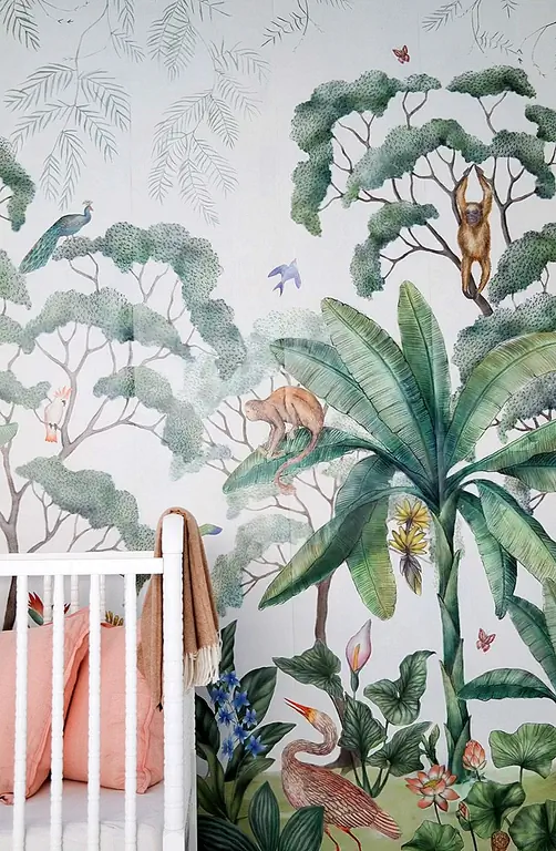 Хотя эти тропические обои идеально подходят для эклектичного питомника, который говорит, что вы не должны иметь его в своей собственной спальне? Бонусные очки, если у вас есть просвет, чтобы спать под звездами в ваших личных джунглях.