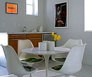 Свежие цветы для каждой комнаты дома