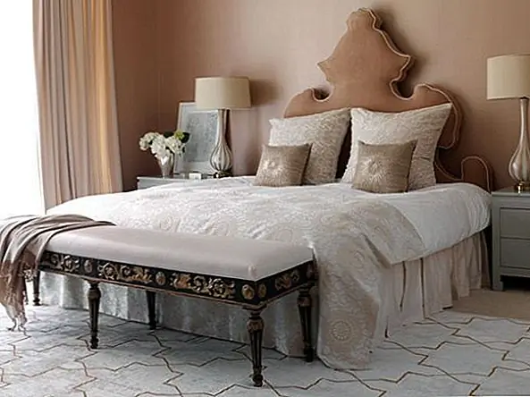 Лучше, чем золото и намного лучше, чем розовый, роза в этом золоте придает этому металлическому оттенку дополнительную омп. Он женственный и немного сексуальный. Но это также дает богатый, утонченный талант. Таким образом, он идеально подходит для использования в качестве основы королевской комнаты. Дайте нашей спальне серьезную подтяжку лица или переориентируйте ванную комнату для ваших гостей.