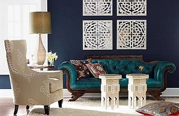 Серена, потому что она синяя, но королевская из-за ее драматизма. Navy отлично работает как базовый план для любого пространства. Так что рисуйте стены или используйте коврик большой площади, чтобы начать. Что замечательно в отношении флота, хотя это более темный оттенок, это классный оттенок, поэтому он по-прежнему удобен. Добавьте различные цвета и аксессуары в микс, чтобы создать свой королевский вид. Это отличная основа для работы.