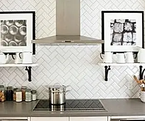 Кухня Backsplashes ослепляет своими дизайнами елочек