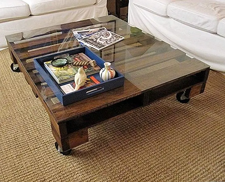 Стеклянная крышка также может быть добавлена для защиты деревянного стола под ним. Вы можете добавить его в существующий обеденный стол, журнальный столик или любой другой вид столов, кроме того, вы можете сделать свой собственный стол из старой двери, ящика или поддона и просто положить стакан.