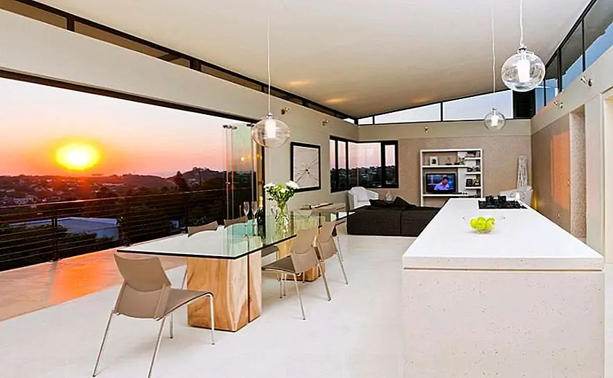 Стеклянная крыша также очень хороша, если вы хотите получить стол с действительно интересной базой. Прозрачное стекло позволяет привлечь внимание к основанию и, вместо того, чтобы скрывать его, сделает его выдающимся.