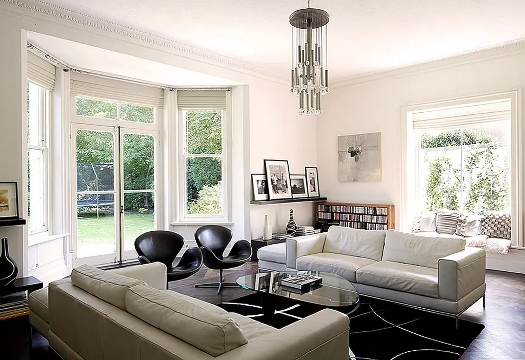 Поскольку домовладельцам не нужно беспокоиться о стереотипно-холодных поверхностях пола (думаю, плитка, шифер или бетон) с системой подогрева пола и под полом, они могут выбирать те материалы с очень низким уровнем выбросов ЛОС. Кроме того, подогрев полов помогает контролировать влагу и препятствует росту плесени и бактерий. Исследования показали, что подогрев полов является преимуществом для борьбы с множеством обычных домашних аллергенов.