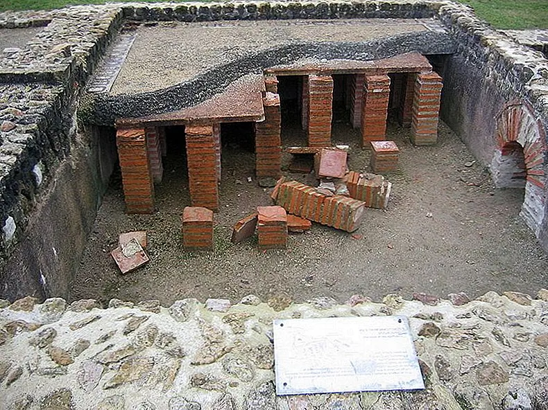 Знаете ли вы, что, хотя это звучит ужасно современно и технически, обогрев полы действительно датируется сотнями, по некоторым подсчетам, тысячи лет? Римляне, например, согревали комнаты в своих домах, управляя дымоходами для своих «подвальных» пожаров, религиозно вероисповеданными рабами под надземными мраморными полами.