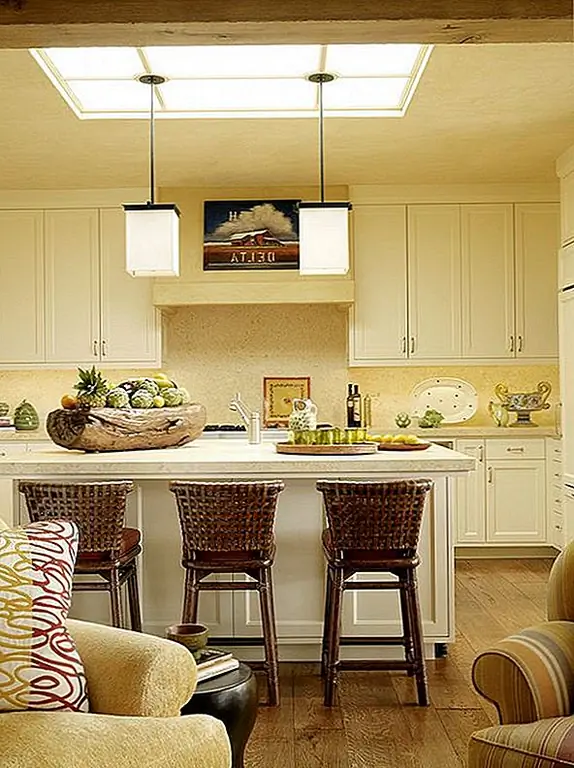 Яркая, весенняя и живая, желтая и слоновая кость - отличное сочетание для любой комнаты в доме, в которой вам нужно немного света. Ваша кухня или ванные комнаты выглядят великолепно покрытыми в этой паре, так как это приносит немедленную свежесть и чистоту. Получайте удовольствие, выбрав свой оттенок желтого цвета, потому что все они отлично смотрятся на слоновой кости!