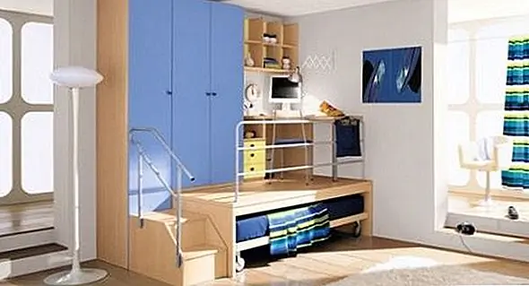 Что касается постели, родители могут выбрать, покупать ли или нет кровать адаптированного размера. Если вы решите не покупать его, и они покупают нормальную кровать, тогда кровать не должна быть слишком высокой для ребенка.