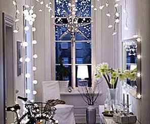 12 советов для украшения вашей маленькой квартиры на Рождество