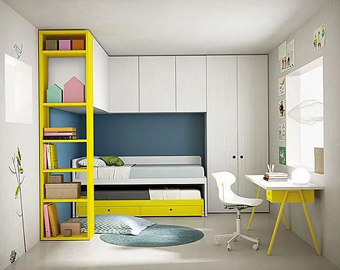 Другим способом поддержания баланса является использование различных цветов, только один из которых является ярким и выделяется путем сравнения. Например, желтый цвет является доминирующим оттенком здесь, и он используется в сочетании с мягкими гвоздиками, зеленью и блюзом.