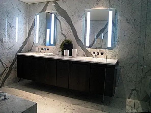 Тем не менее, это знаменитые мраморные карьеры Каррары, в Тоскане, которые предпочитают большинство каменщиков. Мрамор используется на протяжении веков как материал для ваяния. В настоящее время вы найдете его широко используемым в кухнях и ванных комнатах. Если вы обновляете свою ванную комнату, может быть немного лучшего выбора, чем роскошная раковина, высеченная из одного куска мрамора. Отрезанный мрамор делает отличную альтернативу керамической черепице на кухне, и, поскольку она водонепроницаема, заменит область облицовки плетью. В качестве альтернативы используйте его для облицовки панельной ванны.