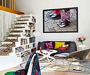 Веселый дом с игривым декором в Барселоне