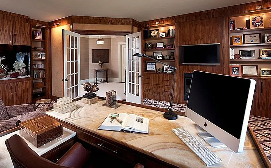 Сейф может быть действительно полезен, если вы хотите защитить документы или ценности. Многие грабители не будут пытаться открыть сейф, потому что это требует времени, и они рискуют быть обнаруженными. Кроме того, вы можете скрыть сейф, чтобы они даже не обнаружили его.