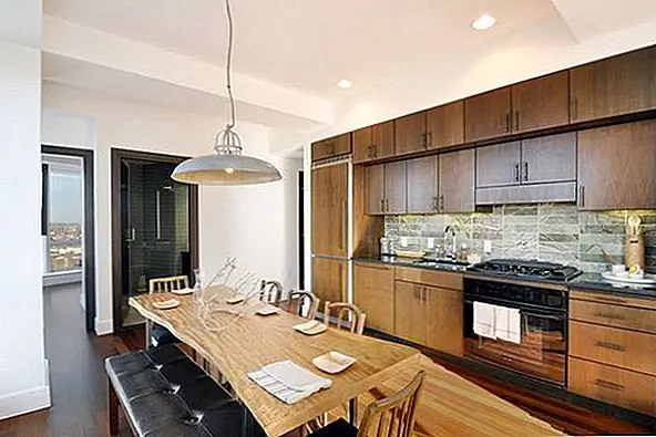 Дерево - это очень универсальный материал, который может сочетаться с любым стилем и любым цветом. Он используется для добавления тепла и текстуры в пространство, и он всегда оказывает элегантное воздействие на общий декор.