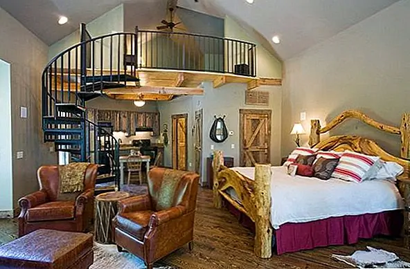 Одно дело, что мебель изготовлена из обработанной древесины и совершенно другая вещь, чтобы увидеть, как дерево использовало витрину своей настоящей красоты. Ложные кровати - прекрасный пример.