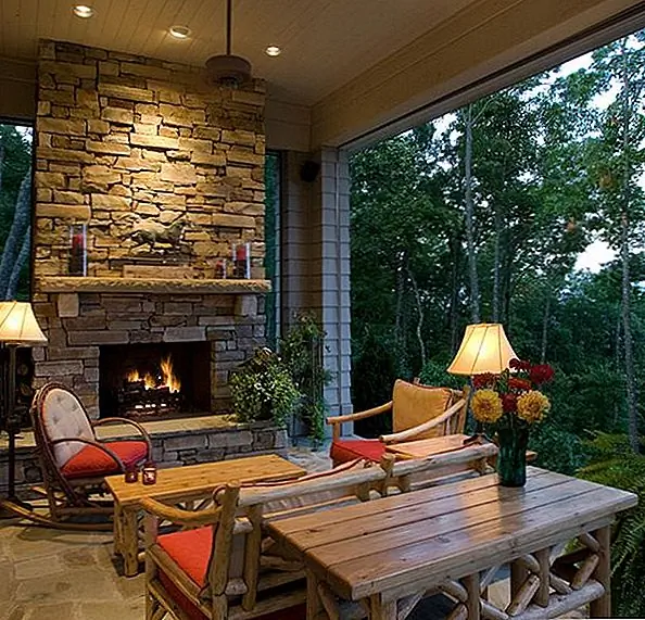 В каменном камине есть что-то очень уникальное и заманчивое. Способ, которым этот материал полностью дополняет дизайн, будь то традиционный или современный камин, всегда потрясающий. Чтобы подчеркнуть естественную красоту камня, используйте акцентное освещение.