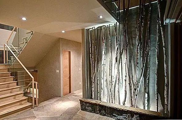 Используйте ветви дерева и ветки, чтобы украсить ваш дом. Покройте стену высокими ветвями или используйте более мелкие, чтобы сделать красивые произведения искусства. Объедините их с другими натуральными материалами для изысканного органического дизайна.