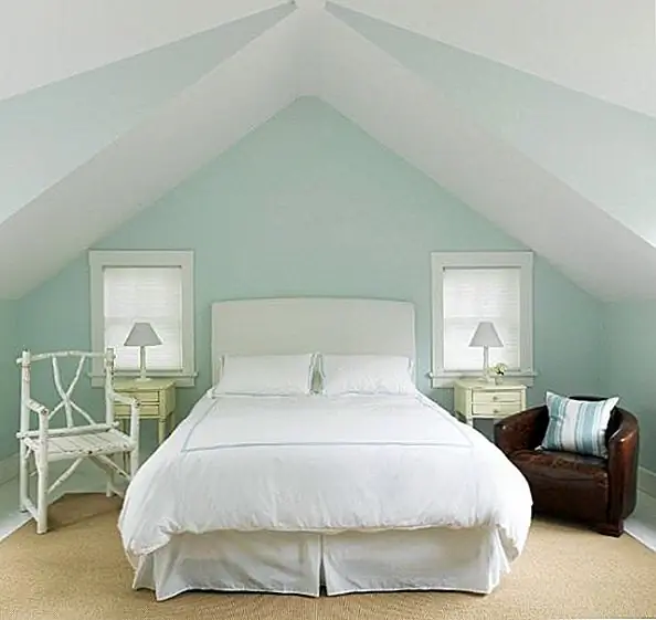 Другой способ представить цвет и вибрацию в комнате - это купить новый комплект пододеяльника. Когда наступают холодные ночи, вы, вероятно, находитесь на этапе, когда зимнее одеяло вытаскивается из гардероба, так почему бы не отпраздновать его появление с новым обложкой, чтобы поддерживать настроение в течение долгих темных зимних месяцев? Яркий цвет пухового одеяла, далекий от просто функционального устройства, может оказывать аналогичное воздействие на комнату для нового стула, упомянутого ранее.