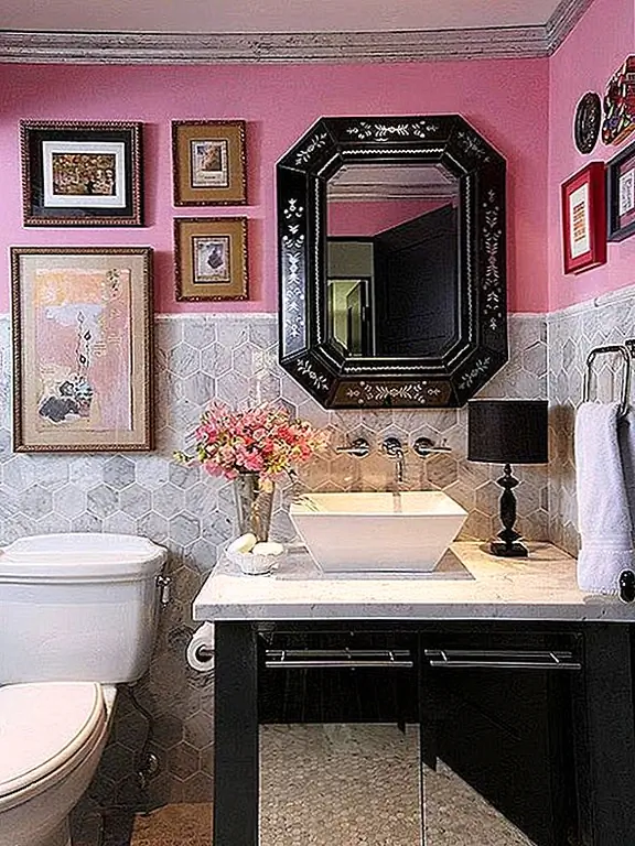 Как украсить розовую ванную комнату