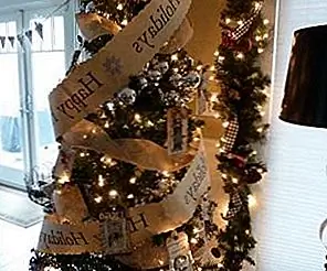 Как украсить интерьер дома на Рождество: 5 по существу Советы