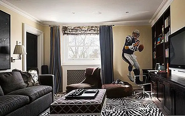 И, говоря о настенном декоре, вам не обязательно приносить в жертву всю стену. Возможно, вы можете использовать угол или часть стены, чтобы сделать заявление.