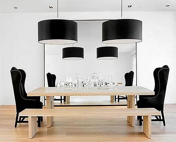 Ну, считается, что диаметр абажура не должен превышать высоту основания. Однако есть исключения, которые не соответствуют этому правилу, но они работают только по очень конкретным причинам, поэтому не пытайтесь быть смелыми, если вы действительно не знаете, что делаете.