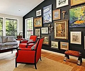 Приходите к темной стороне - показ работ на черных стенах