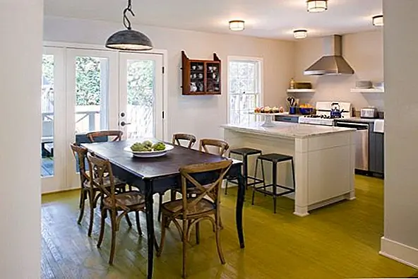 В зависимости от вашего собственного конкретного пространства может быть много разных способов скрыть или скрыть устаревшие функции вашего дома. Просто рассмотрите свой собственный стиль и вкус, и вы должны придумать план, который сделает ваше устаревшее пространство более похожим на дом с уникальным стилем.