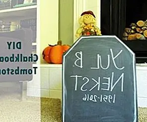 DIY Halloween Chalkboard Tombstone