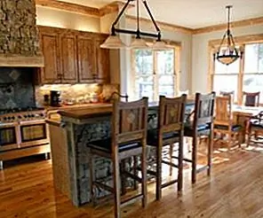 Красить или не рисовать? («Красота натурального дерева в Австралии»)