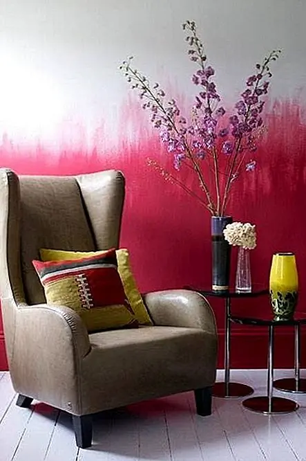 Ombre стены интересны независимо от того, где вы их используете. Но если вы действительно хотите, чтобы стена вашего акцента выделялась, выберите яркий цвет. Возможно, красный свет будет хорошо в этом пространстве.