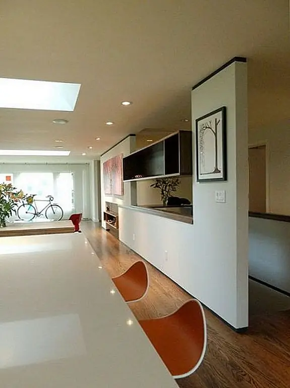 Хотя это варьируется в зависимости от индивидуальных обстоятельств, типичный двор оригинального дома rambler намного меньше, чем его двухэтажный аналог, просто потому, что сам дом имеет больший след. Если большой двор важен для вас и вашей семьи, вам может потребоваться тщательное рассмотрение этого недостатка.