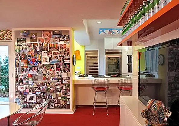 Стена магнитов - это одно, а стена фотомагнитов - нечто совершенно иное. И это делает создание коллажа намного проще!