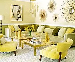 Как создать теплый декор с использованием цветов?