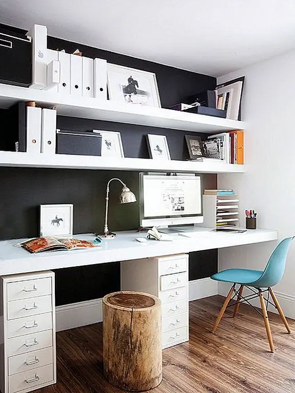 Сделайте док-станцию для вашего рабочего стола, чтобы сохранить все предметы первой необходимости, собранные в одном месте. У вас может быть место для вашего телефона, для ваших ручек, выделений, скрепки для бумаг и всего остального, что вам обычно нужно и нужно использовать.