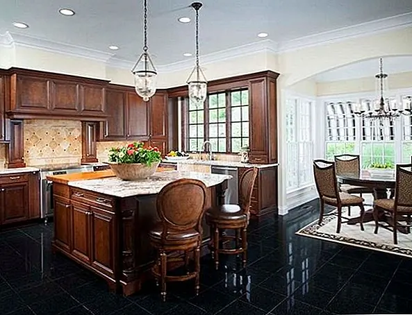 Вы можете использовать подвесные светильники на кухне, если в комнате есть зона отдыха. Таким образом, вы можете создать более изысканный, похожий на ресторан, вид на эту часть комнаты. Убедитесь, что вы выбрали нужную длину для подвеска.