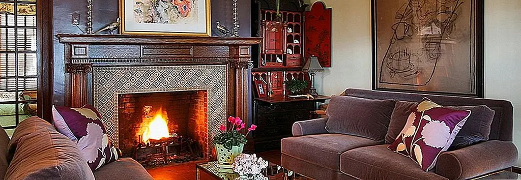 Мы любим традиционную и уютную ценность этой гостиной, но прекрасная цветовая гамма превращает ее в высоту и создает очень личный поворот в классическом домашнем стиле. {Found on ssidesign}.