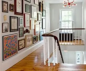 Как повесить фотографии в коридоре вашего дома