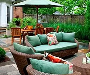 Стильная плетеная мебель, отлично подходит для патио и других наружных помещений