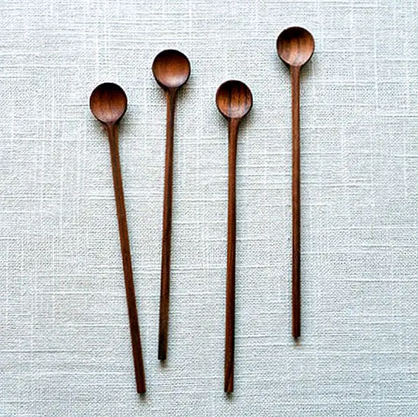 Иногда коктейли нуждаются в небольшой помощи. Обеспечьте эти красивые тик-мешалки для этих моментов, и ваши коктейли будут казаться еще более высококлассными даже для самой маленькой вечеринки. (через Muhs Home)