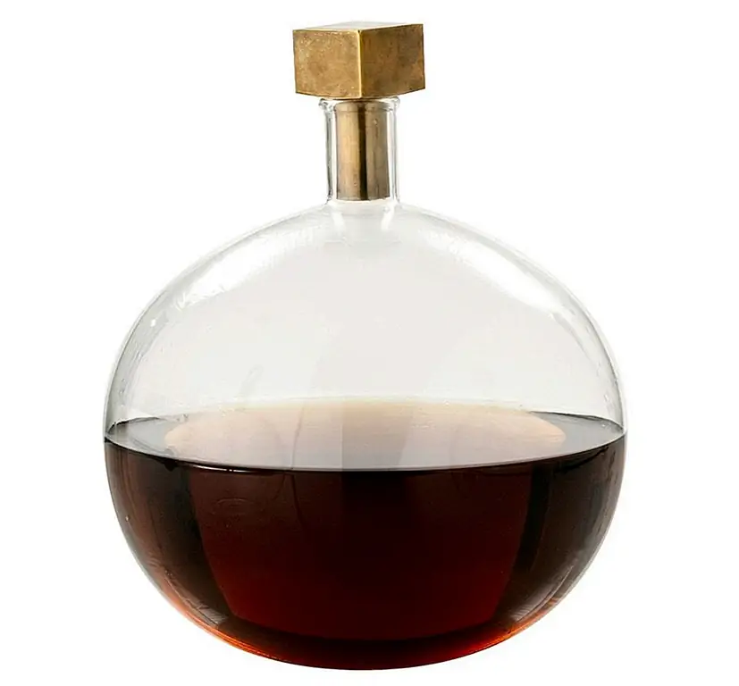 Декоранты - отличный способ заставить ваши напитки по-настоящему выглядеть на вашей тележке. Плюс вы почувствуете себя таким классическим, как вы дадите ему вихрь, прежде чем вы вылейте его в чашку гостя. (через Pulp Home)