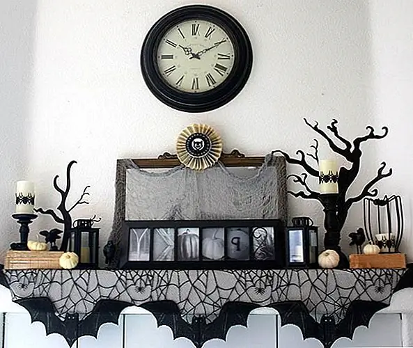 Черный лучше всего, когда вы идете на теневой взгляд. Чернильные кружева и черные вырезы бумаги помогут полуночи проявиться на вашей мантии. (через Starshine Chic)