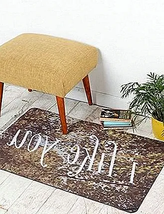 Приветствуем ваших гостей с дружеским сообщением. Этот коврик для пола идеально подходит для теплого приема всех, кто посещает вас. Доступный по цене $ 39,00, этот коврик на полу имеет сообщение «Мне нравится». Его размеры составляют 3'l, 2'h, он изготовлен из полиэстера и резины, и он увенчан текстовой графикой trompe-l'oeil и имеет противоскользящую пенопластовую основу.