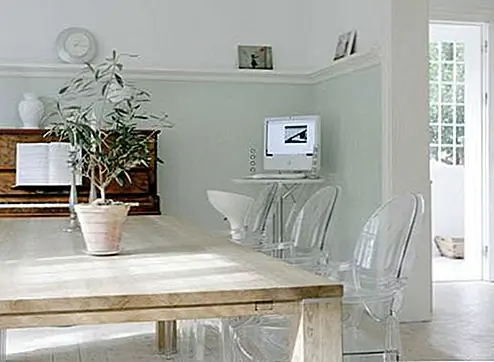 В настоящее время в нем размещается датская пара и дети, и, без сомнения, это идеальный дом для большой семьи, чтобы оставаться вместе. Он безмятежен, он прост и одновременно очень яркий. Приветствую конструктора Катрин Мартенсен-Ларсен за то, что он придумал такое прекрасное сооружение. {Katrine Martensen-Larsen}