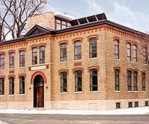 Школьный дом превратился в частный дом в Чикаго