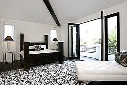 Черный и белый интерьер Tom Atwoo